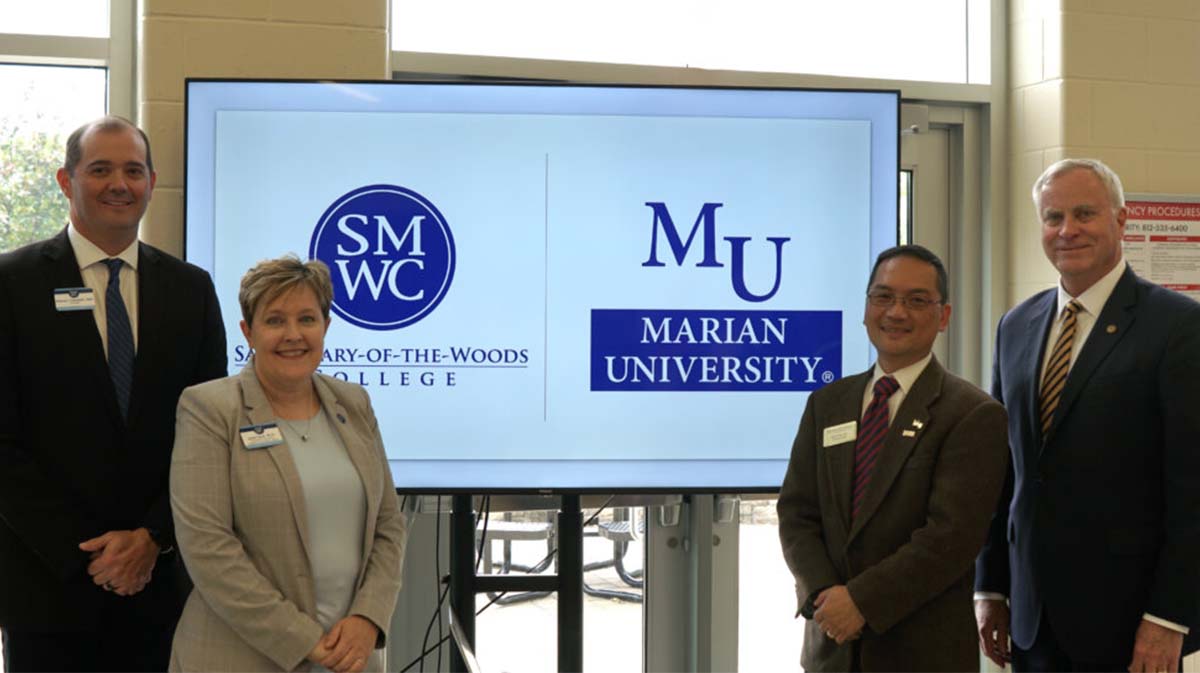 ˮƵ  and Saint Mary-of-the-Woods College Leadership posing for photo